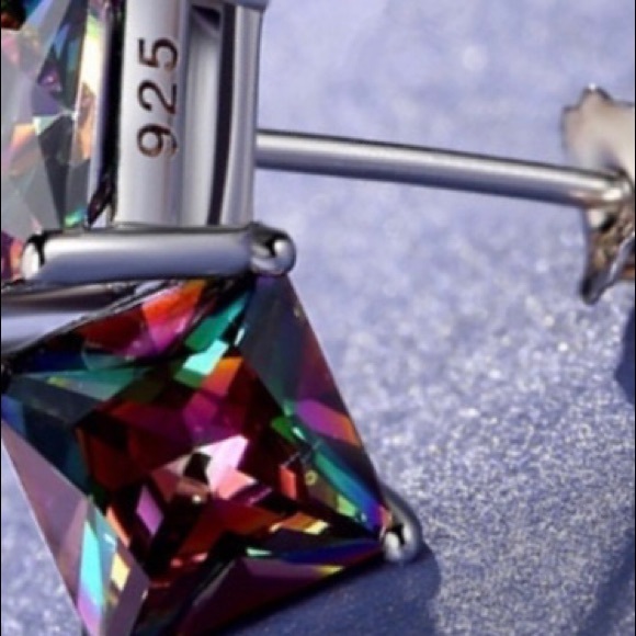Mystic Rainbow Topaz,7mm 4 Claw Sterling Sil Studs - Picture 3 of 5